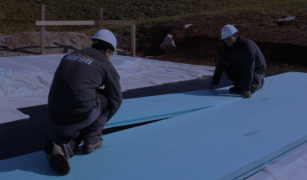 Featured image for “Celovit pristop k zasnovi stavbe: temeljenje in zidani ovoj”